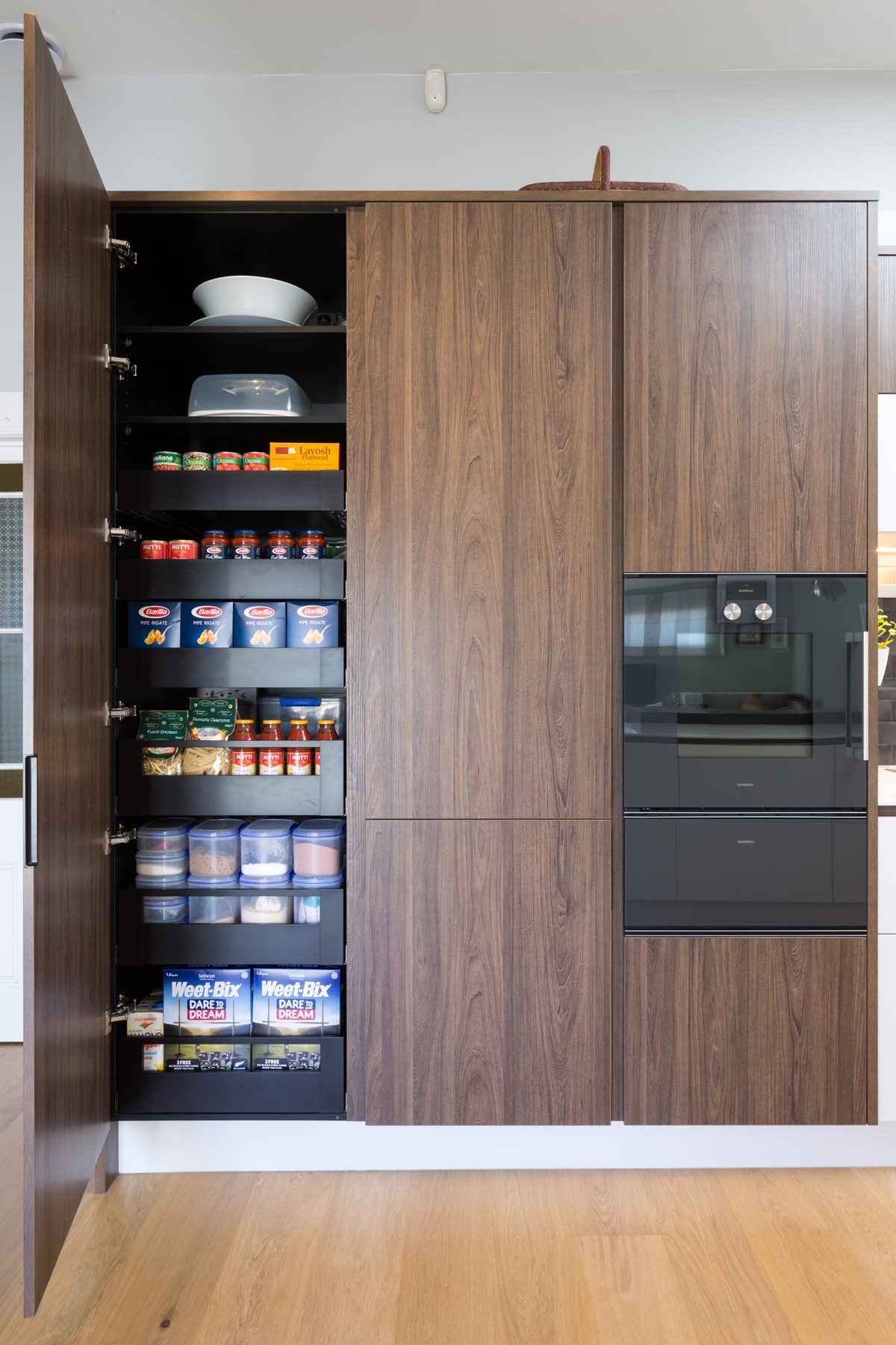 Tasman Elm, Mathew Coles, Royale Kitchens pantry